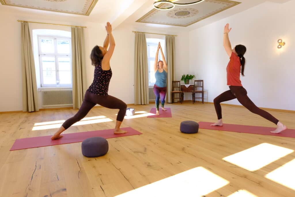 Yogapose in Maria Waldrast